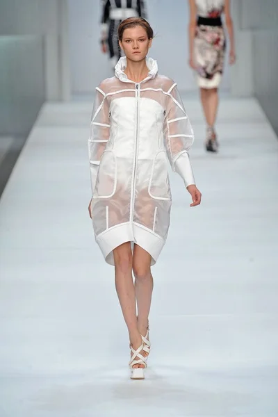Look 34